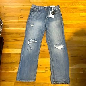 New with tags Kancan distressed 90’s style heans. Soft non-stretch material.